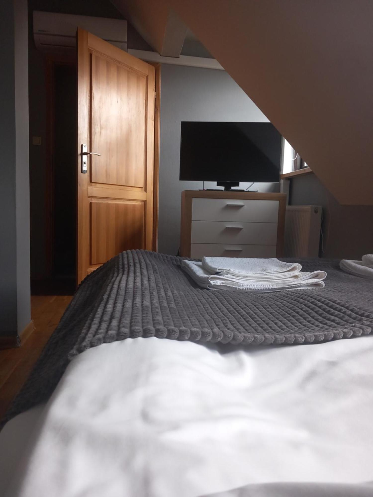 Dobry Klimat Hotel Uniejow Luaran gambar